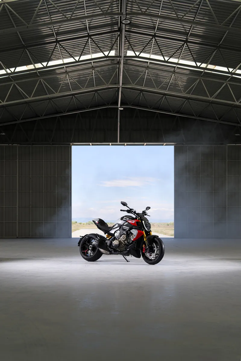 Ducati Diavel V4 in Action
