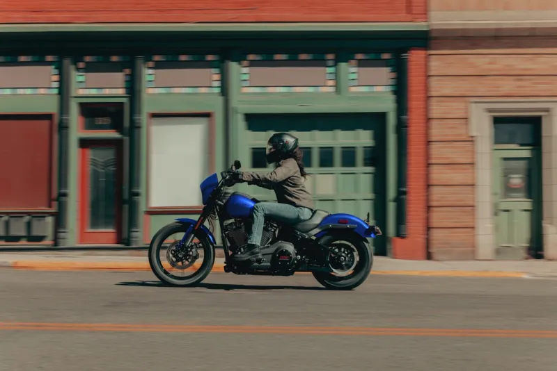 9 Low Rider in Action