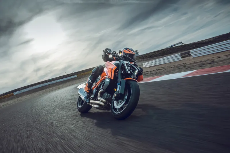 KTM 1390 Super Duke R EVO in Action