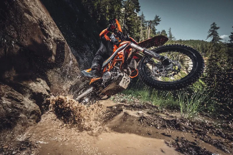 KTM 690 Enduro R in Action