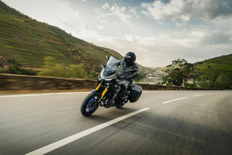Yamaha Tracer 7 GT in Action