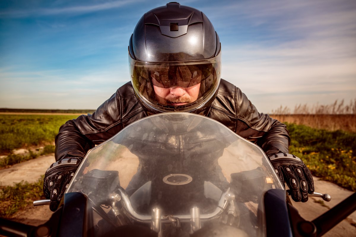 Selbstüberschätzung nach Jahren - Wenn Routine zur Falle wird - Motorrad Sicherheit