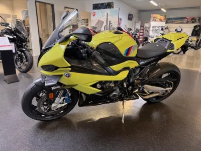 BMW M 1000 RR - 50 Jahre Sondermodell - Vollausstattung - Carbon