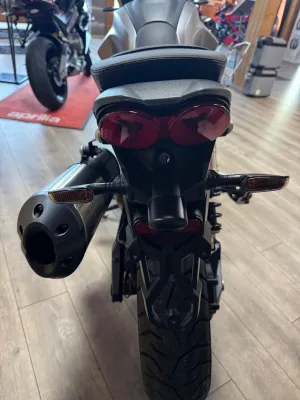 Moto Guzzi V85 Strada