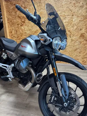 Moto Guzzi V85 Strada