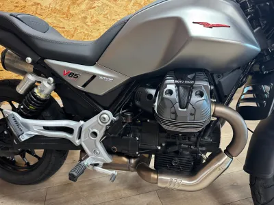 Moto Guzzi V85 Strada