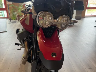 Moto Guzzi V85 Strada